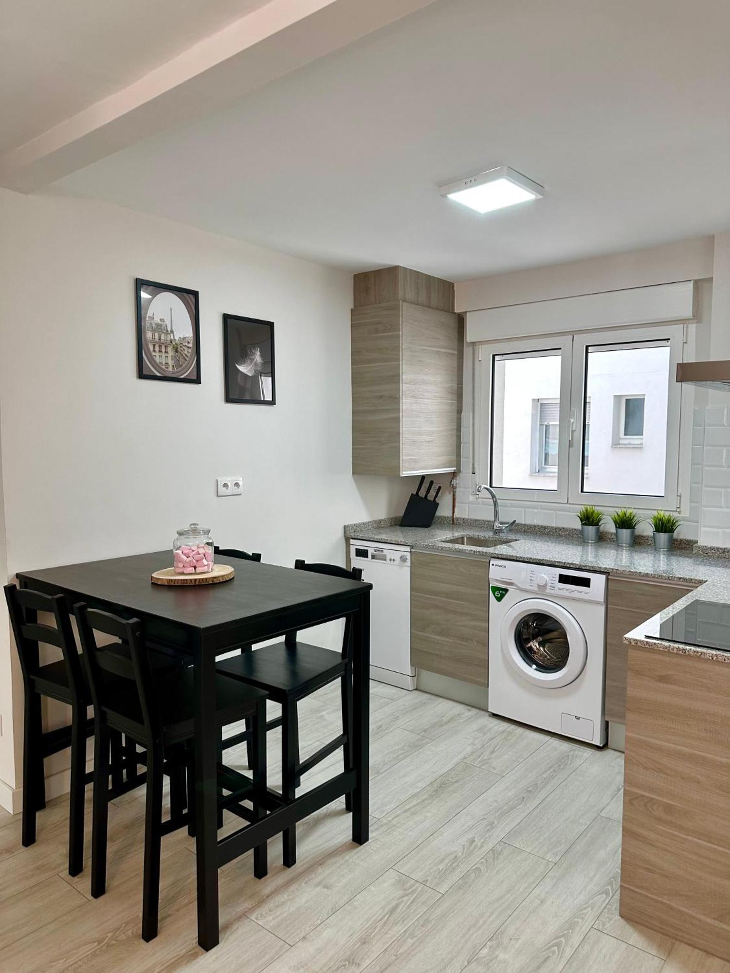 Cozy Flat 5 Mins From The Beach Хихон Экстерьер фото